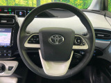 【純正革巻きステアリング】上質な革を使用することで、手にしっかり馴染みとても運転しやすいハンドルです♪