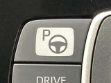 アドバンストパークがついております。最新の自動駐車支援システムで駐車が苦手な方をアシストしてくれます!