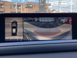狭い場所での駐車やすれ違いなどでより的確な運転操作に役立つ360&deg;ビューモニターが装備されています。