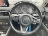 【純正革巻きステアリング】上質な革を使用することで、手にしっかり馴染みとても運転しやすいハンドルです♪