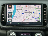 日産純正9インチメモリーナビ(MM323D-L)装備、NissanConnectマイカーアプリ対応、オペレーター通話や音声対話検索、スマホアプリと連動などに対応した高機能ナビ。初回車検まで3回地図更新が無料です。