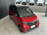 この車両は2トーンカラーの車両になります、ルーフとドアミラーはブラックパールになります。