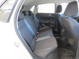 i-Size基準適合チャイルドシート固定装置付き(助手席後席左右)