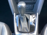 アクセルペダルを踏み込む量や速さに応じて変速パターンをし、人馬一体の運転感覚を発揮してくれる6速オートマ!