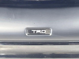 【TRDエアロ】人気のTRDエアロを装備!クルマの外観がよりスタイリッシュになり、街中で存在感あふれる1台に♪将来買い替える時にもリセールに影響しやすく、価値ある人気の装備です!