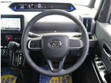 【車屋】として、長く車業界に従事した経験豊富なスタッフが多数在籍しております。