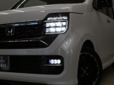 【LEDヘッドライト】悪天候や夜間走行時も良好な視界を確保し安心して運転できる高輝度LEDヘッドライトを装備!点灯速度が早く、消費電力も抑えられています!!