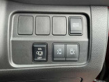 オートスライドドアは、運転席前にあるスイッチの操作でもオート開閉ができ、とても便利です。