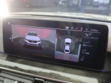 【アラウンドビューモニター】バックカメラに加え、360度のカメラで駐車も楽々。駐車が苦手な方でも安心してお乗りいただけます。