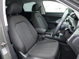 Audi車はどの車種も全てレザーハンドルです。そこにはAudiのこだわりがあり質感の高いレザーでしっかりと手に馴染み、高級感を演出します。