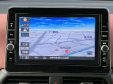 日産純正9インチメモリーナビ(MM321D-L)装備、NissanConnectサービス対応、オペレーター通話や音声対話検索、スマホアプリと連動などに対応した高機能
