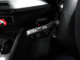 アダプティブクルーズコントロール機能搭載。前方の車両の速度に合わせて車間距離を一定に保ち、自動的にアクセル・ブレーキを調整します。