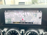 ●純正ナビ:一体感のあるナビは、高級感ある車内を演出してくれます。オーディオ機能も充実しておりますので、運転もより楽しめます♪