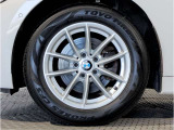 【BMWアロイホイル】軽量かつ強度に拘ったアロイホイル。走行性能ポテンシャルを引き出す設計。車の足元を引き締めてくれる大きなポイントはアロイホイルです。