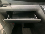 薄型のティッシュBOXなどが収納出来ます。小物入れとしても使えるので便利です。