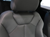 走行性能とラグジュアリーさを両立したモデルSラインの証。見た目も専用のスポーティな内外装でエンジン出力やハンドリング性能が強化されています。