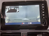 前方の映像だけでなく、車内から後方の映像もばっちり記録します