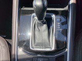アクセルペダルを踏み込む量や速さに応じて変速パターンをし、人馬一体の運転感覚を発揮してくれる6速オートマ!