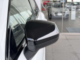 細部までこだわりぬかれたエクステリアデザイン。ドアミラーからもAudiの上質さが感じられます。