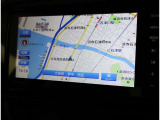 純正ナビを装備。タッチパネル式で使いやすく、お出かけもラクラクです。