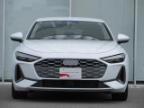 《認定中古車納車前点検100項目・高度な訓練・教育を受けたアウディ専任メカニックが、100項目に及ぶ精密な点検を実施いたします。》