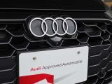 ●Audiが最初に採用したLEDポジショニングランプ。シャープなラインで昼間でも点けていたいと思うほど上品でオシャレです。夜間走行時はさらに目立ちます!