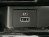 USB電源を装備してます。スマホやタブレットの充電に便利です♪