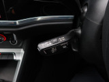 アダプティブクルーズコントロール機能搭載。前方の車両の速度に合わせて車間距離を一定に保ち、自動的にアクセル・ブレーキを調整します。