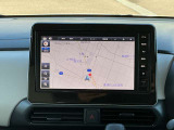 日産純正9インチメモリーナビ(MM223D-L)装備。スマートフォンによる部分地図更新、Bluetooth接続での音楽視聴、快適な画面操作と高音質なオーディオ再生。無料地図更新付きです。