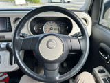 運転時に使用する部分になります。握りやすく、回しやすいかが運転ストレスを左右しますね。