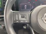 ハンドルにスイッチが付いており、音量やチャンネルを変えることができたり、ハンズフリー通話の応答もお手元で出来ちゃいます♪