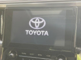 【メーカー純正ナビ】インテリアに溶け込むスタイリッシュな「専用設計」メーカーナビを装備♪視認性や操作性など基本性能にも優れ、より上質なカーライフをお楽しみいただけます。