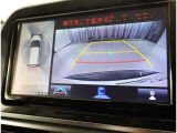 バックガイドモニターで、後方を確認しながら安心して駐車することができます。運転初心者も熟練者も必須の機能ですよ!