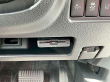 ETCは運転席の下側に装備されています