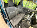 運転席シート廻りは使用感も少なく、良好な状態となっています。丁寧に使われていたことがよくわかりますね。