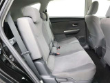 ゆとりある広々とした車内空間は、ドライブを始め買い物やレジャーなど、幅広く活躍します。一人でもみんなとでもお出かけを楽しみましょう!