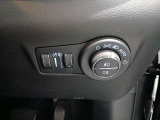 メモリー付き電動シートも装備されておりますのでシート位置を2パターン記憶できます。