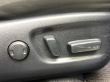 【パワーシート】スイッチ一つで簡単にシートの微調整が可能!電動だから力もいりません!快適なシートポジションにセットして、快適なドライブをお楽しみください。