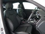 Audi車はどの車種も全てレザーハンドルです。そこにはAudiのこだわりがあり質感の高いレザーでしっかりと手に馴染み、高級感を演出します。