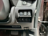 運転席右側には電動スライドドア等の各種スイッチがまとめられています!