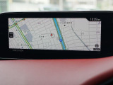 マツダコネクトの8.8インチワイドセンターディスプレイです。『Android Auto』『Apple CarPlay』や独自のコネクテッドサービスに対応したインターフェイスシステムです。