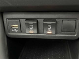 運転席、助手席にはシートヒーターが付いています。最近の冬場は例年よりも寒くなっています。。。シートヒーターがあるとないとじゃ大違い!ぜひお試しあれ!