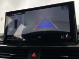 バックカメラも装備しておりますので安心して駐車が可能です。