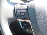ブルートゥースに接続すれば、スマホに入れている音楽が聞けたり運転中に電話がかかってきてしまった場合もハンドルから電話を取ることができます!