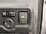 エマージェンシーブレーキです。万が一よそ見をして前車や壁にぶつかりそうになっても、知らせてくれます♪もちろん、安全運転は忘れずに。