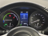 【メーターまわり】ドライバーから見やすい位置にあって安全運転に寄与します。マルチインフォメーションディスプレイでは、クルマに関する情報の確認はもちろん、各種安全機能・装備のON/OFFも設定可能。