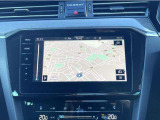 スマートフォン用アプリ[Apple CarPlay][Android Auto]対応の純正ナビ Discover Pro を装備、ラジオのほか、USB、Bluetoothハンズフリー通話にも対応。