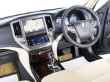 使いやすさや安全性を追求したステアリング周り!高級車ゆえにスイッチ類が多いのも特徴ですね!考え尽くされた配置ですぐに使いこなす事が出来ますのでご安心下さい!是非、体感してみて下さい!!