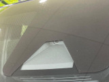 【トヨタセーフティセンス】走行中に前方の車両等を認識し、衝突しそうな時は警報とブレーキで衝突回避と被害軽減をアシスト。より安全にドライブをお楽しみいただけます。