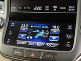 使いやすさや安全性を追求したステアリング周り!高級車ゆえにスイッチ類が多いのも特徴ですね!考え尽くされた配置ですぐに使いこなす事が出来ますのでご安心下さい!是非、体感してみて下さい!!